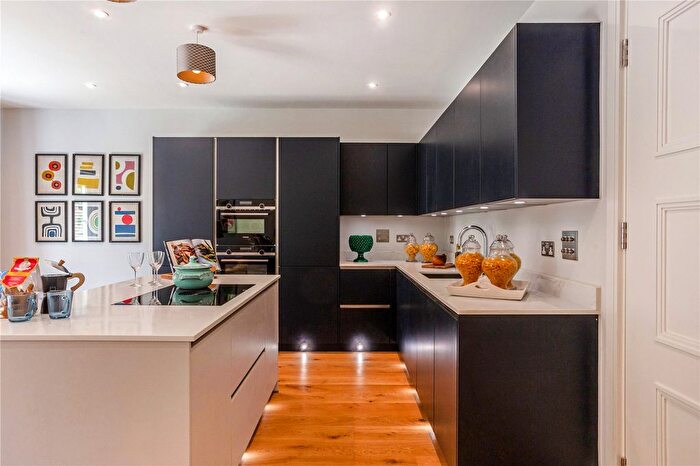 4 Bedroom Terraced House For Sale In House Bridgetower Drive, Holburne Park, Warminster Road, Bath, BA2