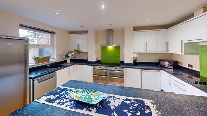 9 Bedroom Terraced House To Rent In Alpha Terrace, Arboretum, NG1