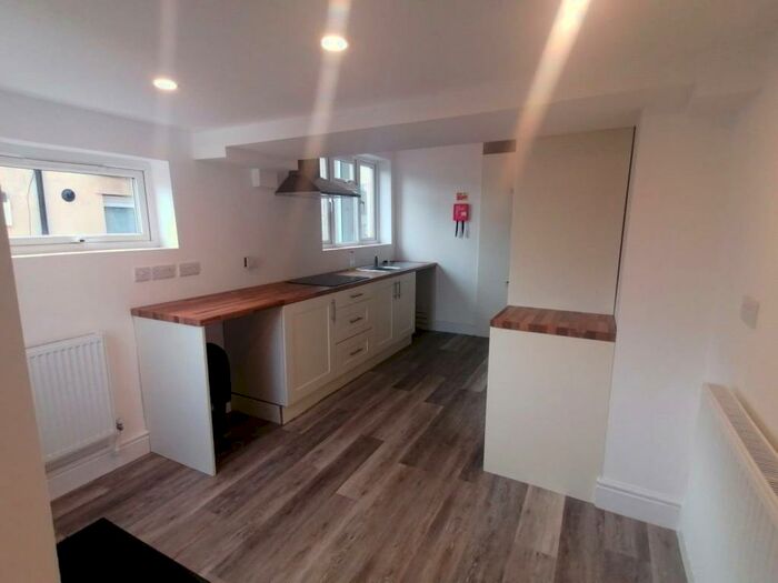 6 Bedroom Terraced House To Rent In Farrar Road, Bangor, Gwynedd, LL57