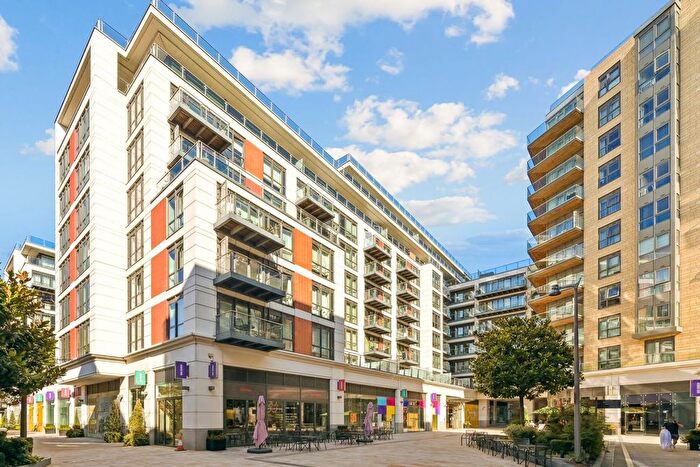 3 Bedroom Flat To Rent In Longfield Avenue, Ealing, W5