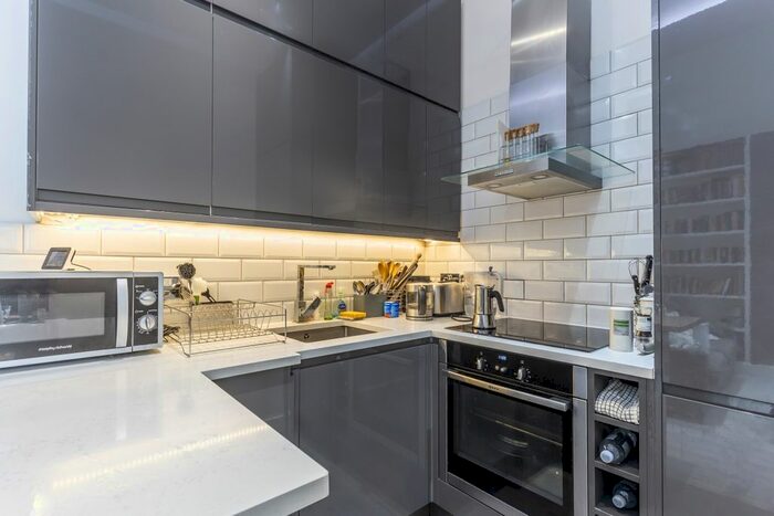 1 Bedroom Flat To Rent In Rosslyn Hill, London, NW3