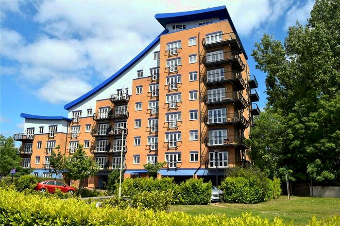 2 Bedroom Flat To Rent In Luscinia View, Napier Road, Reading, Berkshire, RG1