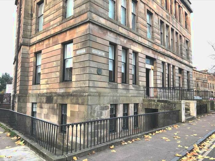 3 Bedroom Flat To Rent In Walmer Crescent, Glasgow, G51