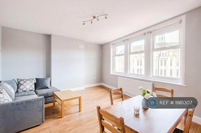 3 Bedroom Flat To Rent In Rushey Green, London, SE6
