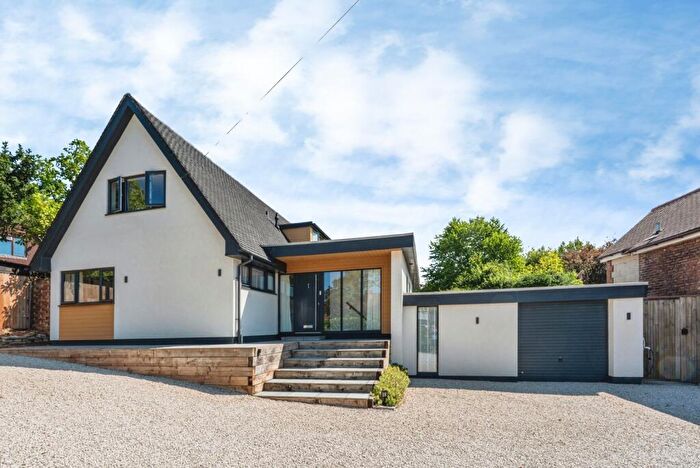 3 Bedroom Detached House For Sale In Ash Hill Road, Ash, Aldershot, Surrey, GU12