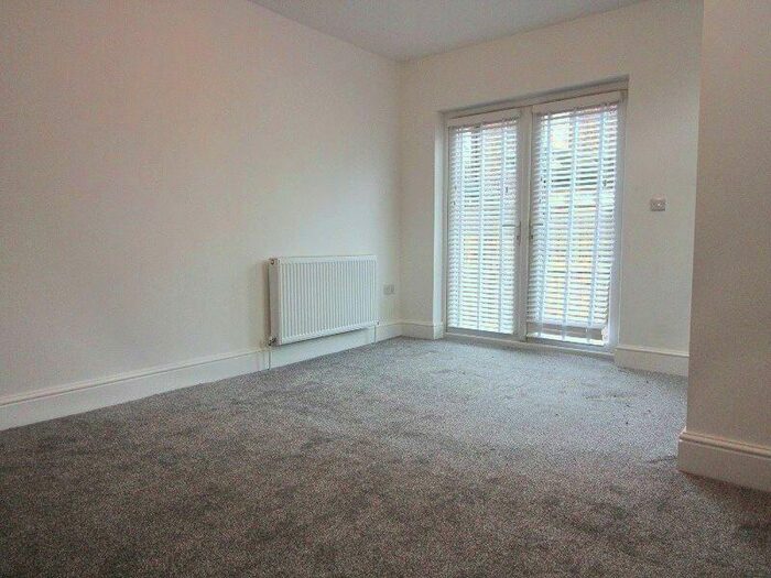 3 Bedroom End Of Terrace House To Rent In Walter Street, Old Trafford, Manchester, M16