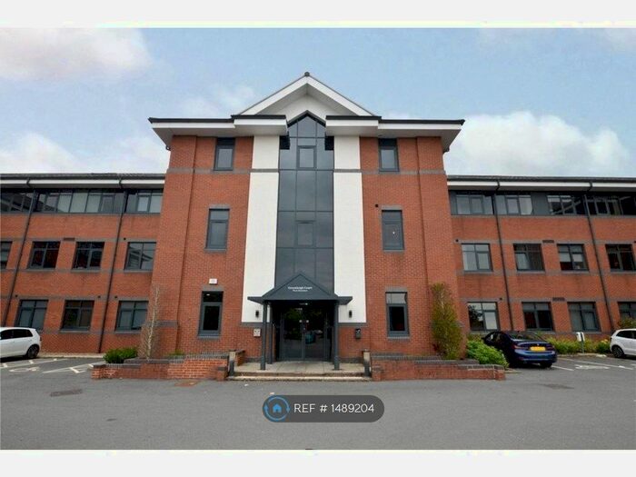 2 Bedroom Flat To Rent In Greenleigh Court, Pudsey, LS28