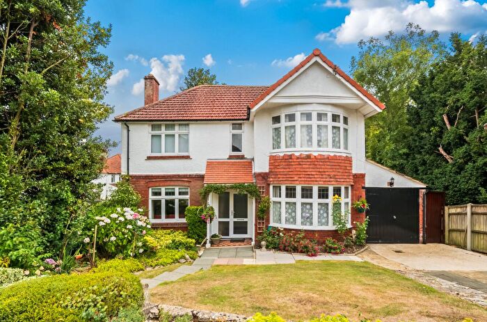 4 Bedroom Detached House For Sale In Highfield Crescent, Highfield, Southampton, Hampshire, SO17