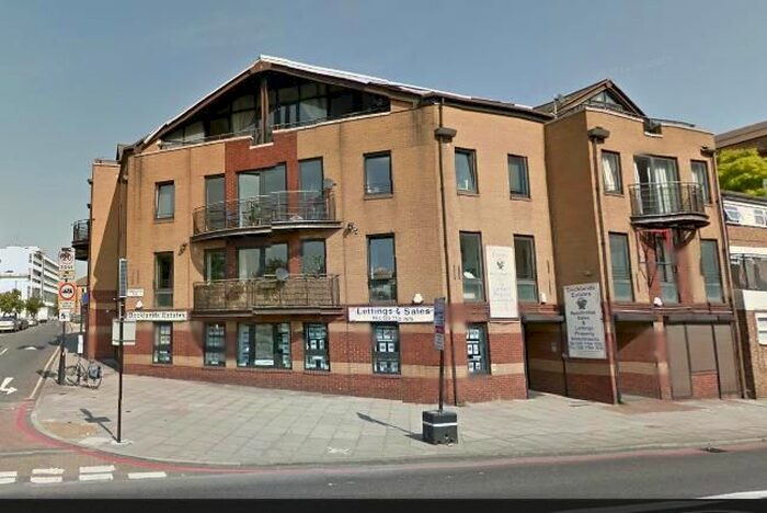 2 Bedroom Flat To Rent In Lion Court, The Highway, Wapping, London, E1W