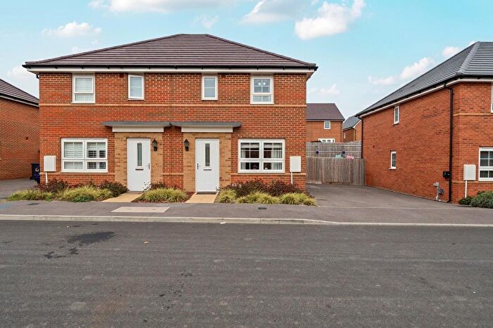 3 Bedroom Semi-detached House For Sale In Brent Lane, Havant, Bedhampton, PO9