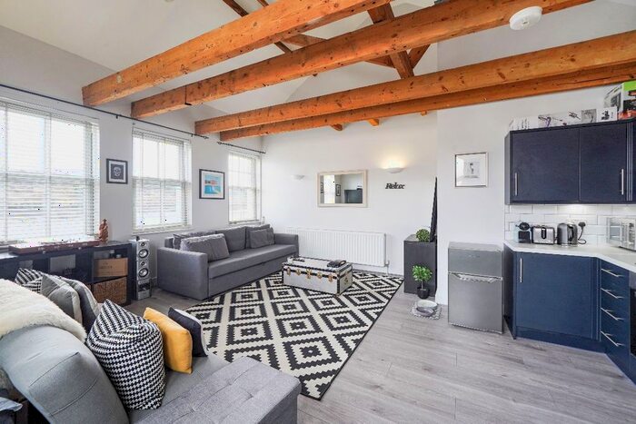 1 Bedroom Flat To Rent In Winchelsea Road, Forest Gate, E7