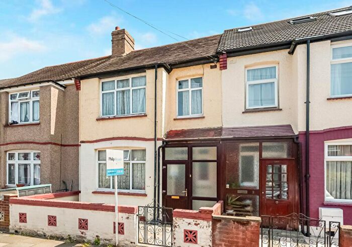 3 Bedroom Terraced House For Sale In Boundary Road, London, N22