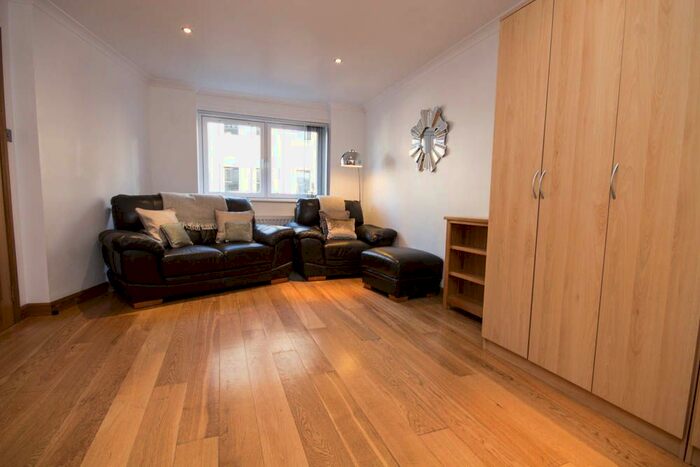 Studio To Rent In Summer Street, City Centre, Aberdeen, AB10