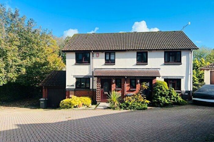 3 Bedroom Semi-Detached House To Rent In Mariners Way, Paignton, TQ3