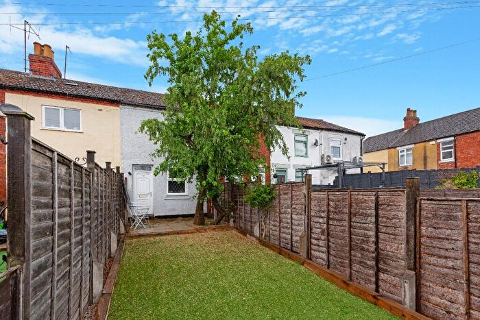 2 Bedroom Terraced House For Sale In New Street, Rothwell, NN14