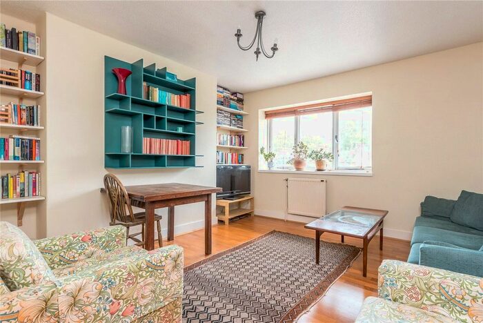 2 Bedroom Flat To Rent In Rotherfield Street, Canonbury, Islington, London, N1