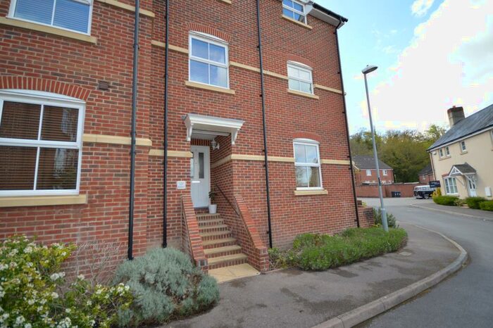 2 Bedroom Property To Rent In Laverstock, Salisbury, Wiltshire, SP1
