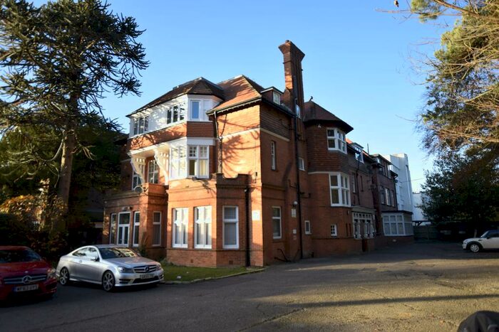 2 Bedroom Flat To Rent In Derby Road, Bournemouth, BH1