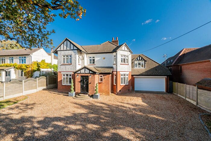 4 Bedroom Detached House For Sale In Newport Road, Woburn Sands, Milton Keynes, MK17