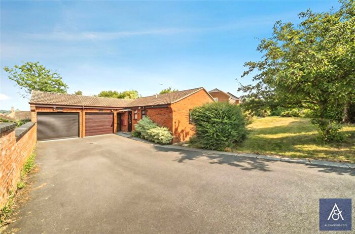 3 Bedroom Bungalow For Sale In Steane View, Brackley, Northamptonshire, NN13