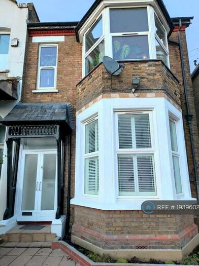 2 Bedroom Flat To Rent In Springfield Road, London, N11
