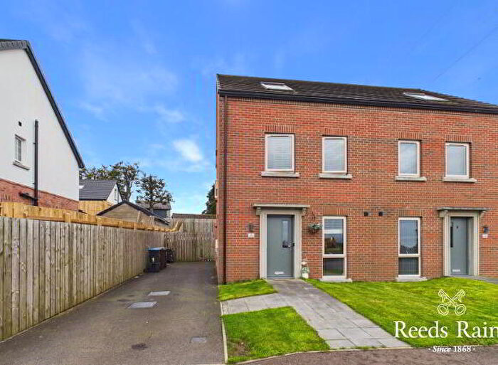 3 Bedroom Semi-Detached House For Sale In Aylesbury Drive, Newtownabbey, BT36