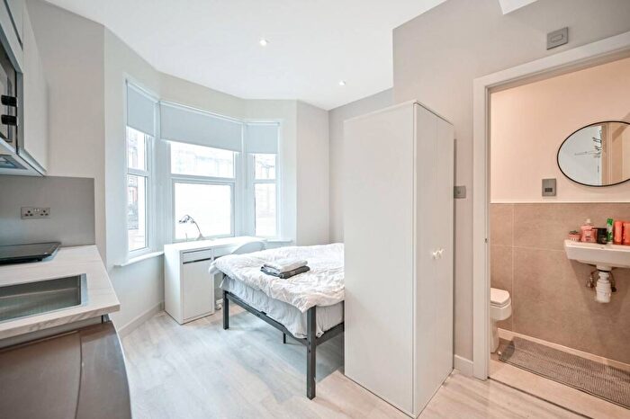 Studio To Rent In Villiers Road, Kingston, Kingston Upon Thames, KT1