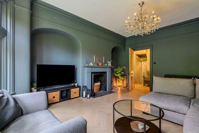 2 Bedroom Flat To Rent In Park Avenue, Harrogate, HG2