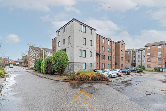1 Bedroom Flat For Sale In Headland Court. Aberdeen, AB10