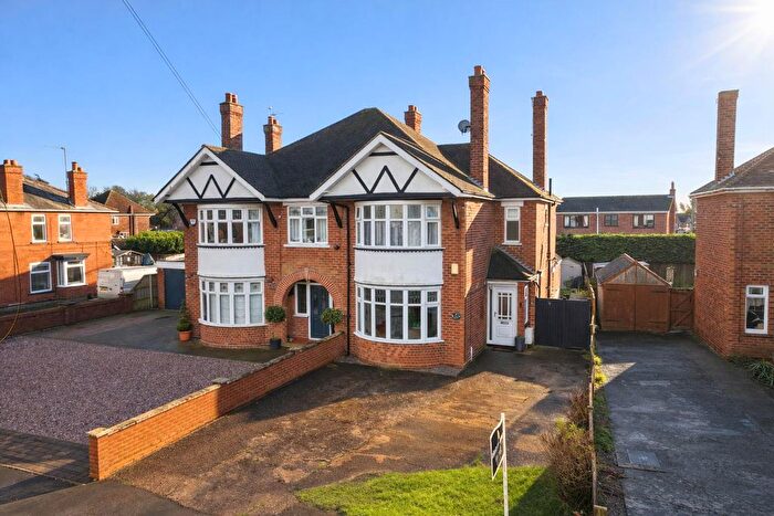 3 Bedroom Semi Detached House For Sale In Spalding Road, Holbeach, Spalding, PE12