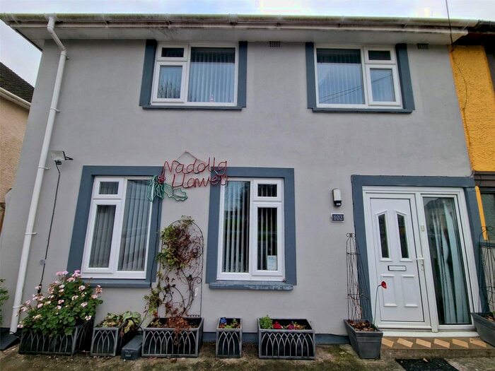 Houses for sale & to rent in SA72 6QD, Hill Farm Park, Pembroke Dock