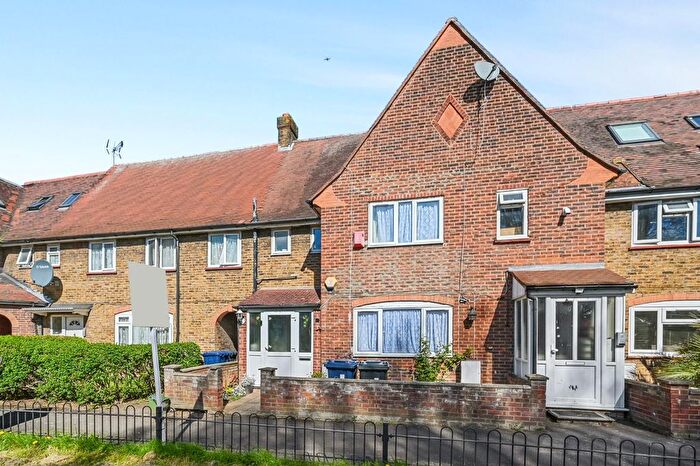 4 Bedroom Terraced House For Sale In Old Oak Common Lane, Acton, W3