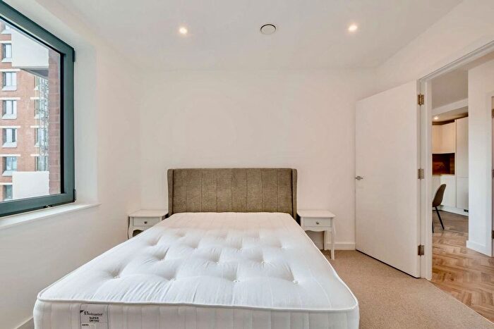 1 Bedroom Flat To Rent In River Apartments, Gillender Street, London, E3