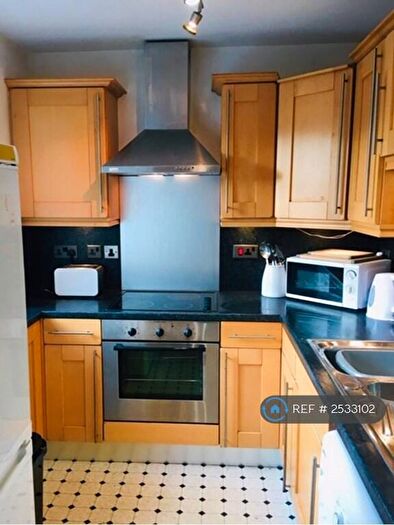 3 Bedroom Flat To Rent In John Smeaton Court, Manchester, M1