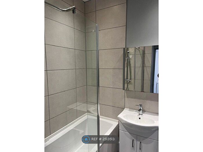 1 Bedroom Flat To Rent In Mary Street, Porthcawl, CF36