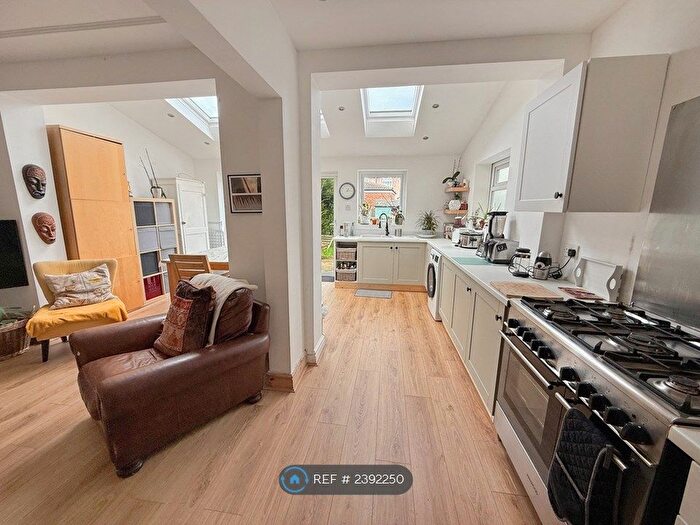 4 Bedroom Semi-Detached House To Rent In Daffodil Road, Liverpool, L15