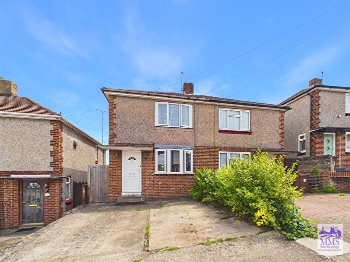 2 Bedroom Semi Detached House For Sale In Settington Avenue, Chatham, ME5