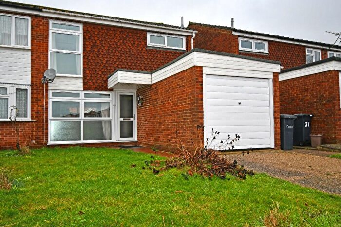 3 Bedroom Semi Detached House To Rent In Caldecot Way, Broxbourne, Hertfordshire, EN10