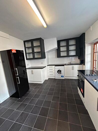 4 Bedroom End Of Terrace House To Rent In North Hill Road, Swansea, SA1