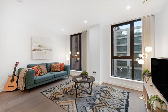 2 Bedroom Apartment To Rent In Sherlock Quarter, B5