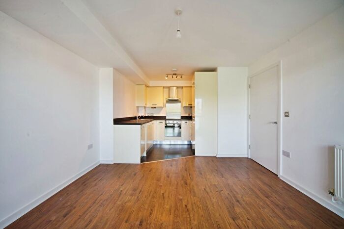 2 Bedroom Flat For Sale In Cardigan Road, London, E3