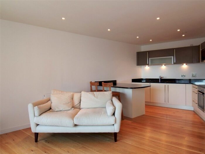2 Bedroom Flat To Rent In Candle House, Granary Wharf, Leeds, LS1