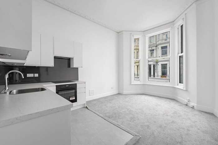 2 Bedroom Flat To Rent In Fairholme Road, West Kensington, W14