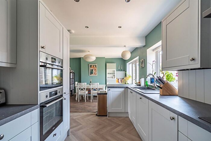 4 Bedroom Semi-Detached House For Sale In Pinelands Way, Osbaldwick, York, YO10