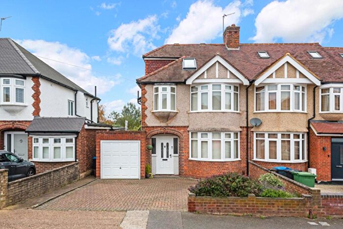4 Bedroom Semi-Detached House For Sale In Bolton Road, Chessington, KT9