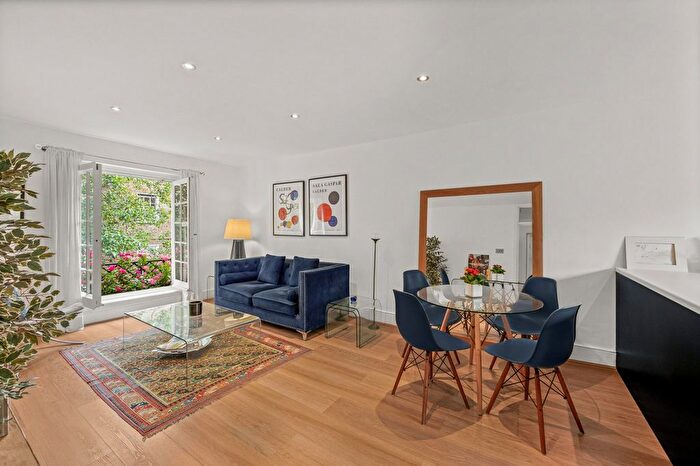 1 Bedroom Flat For Sale In Seven Dials Court, Shorts Gardens, WC2H