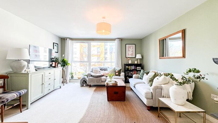 2 Bedroom Flat For Sale In Paxton Drive, Ashton, BS3