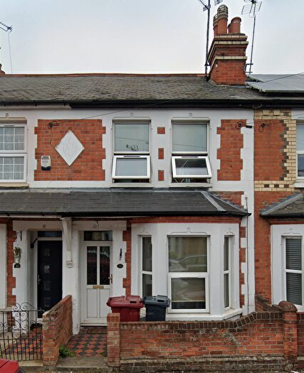 4 Bedroom Semi Detached House To Rent In Curzon Street, Reading, Berkshire, RG30