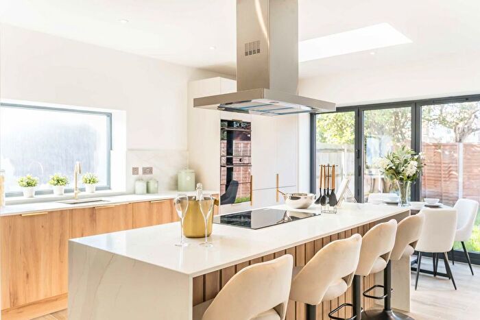 3 Bedroom Property For Sale In Hathaway Gardens, West Ealing, W13