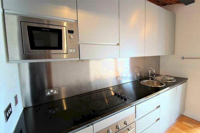 2 Bedroom Apartment To Rent In Roberts Wharf, East Street. Leeds West Yorkshire. ., LS9